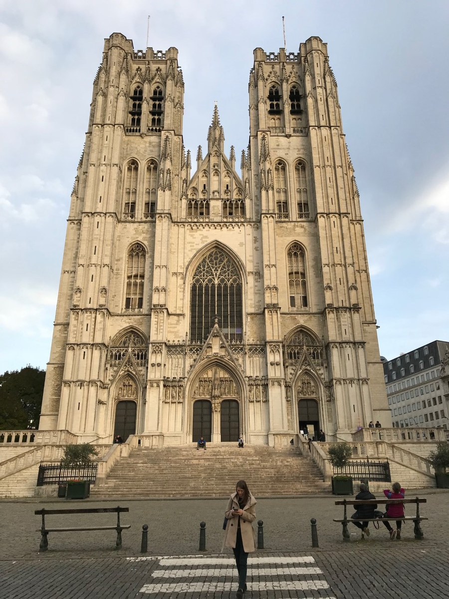 Собор Сен-Мишель-э-Гюдюль (Saints-Michel-et-Gudule) (1147–1485) – шедевр архитектурной готики. Фото автора