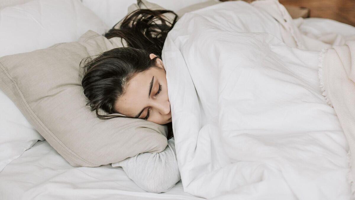    Спящая девушка© Pexels/Vlada Karpovich