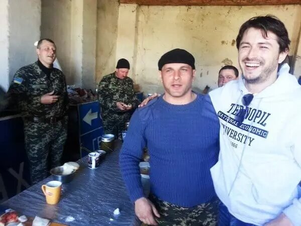 Сергей Притула с украинскими солдатами, 2014 год