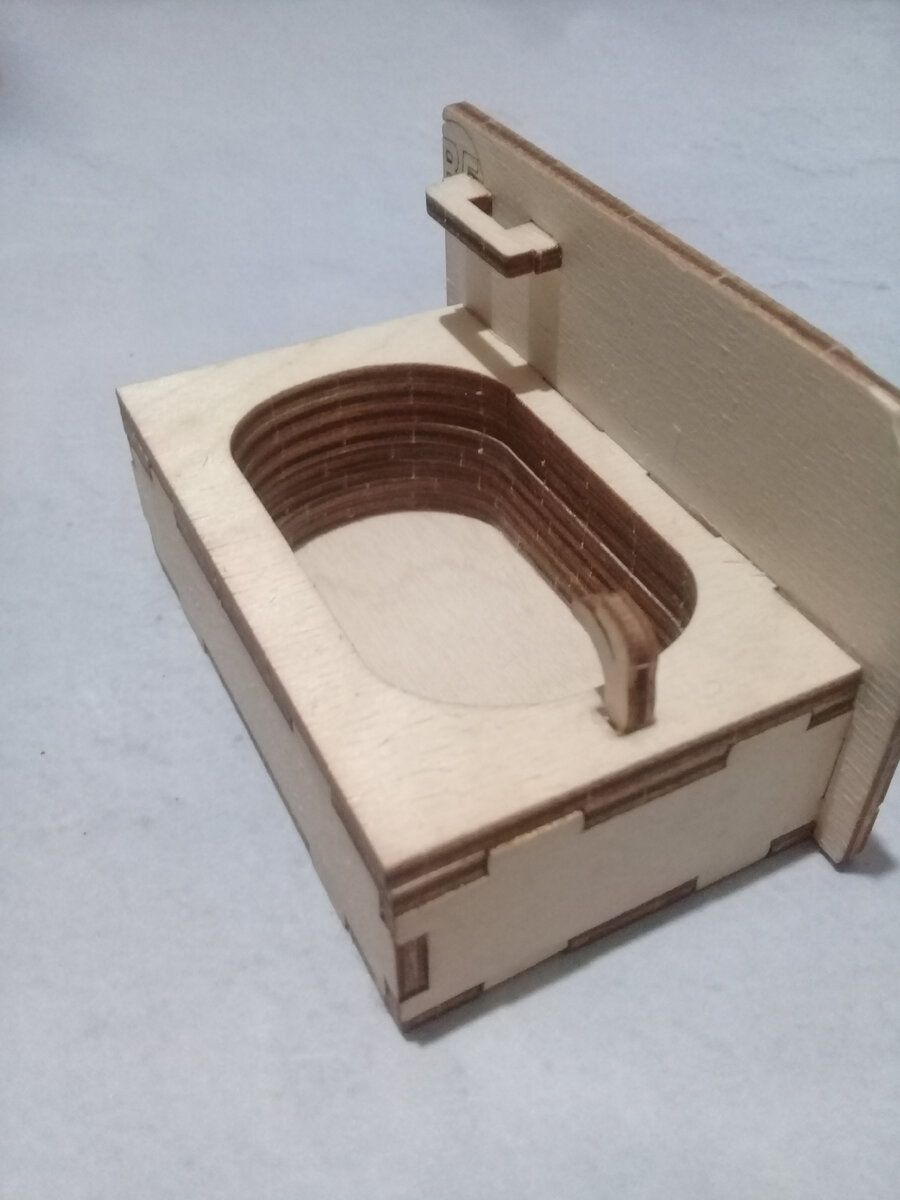 Многослойная моделька из фанеры