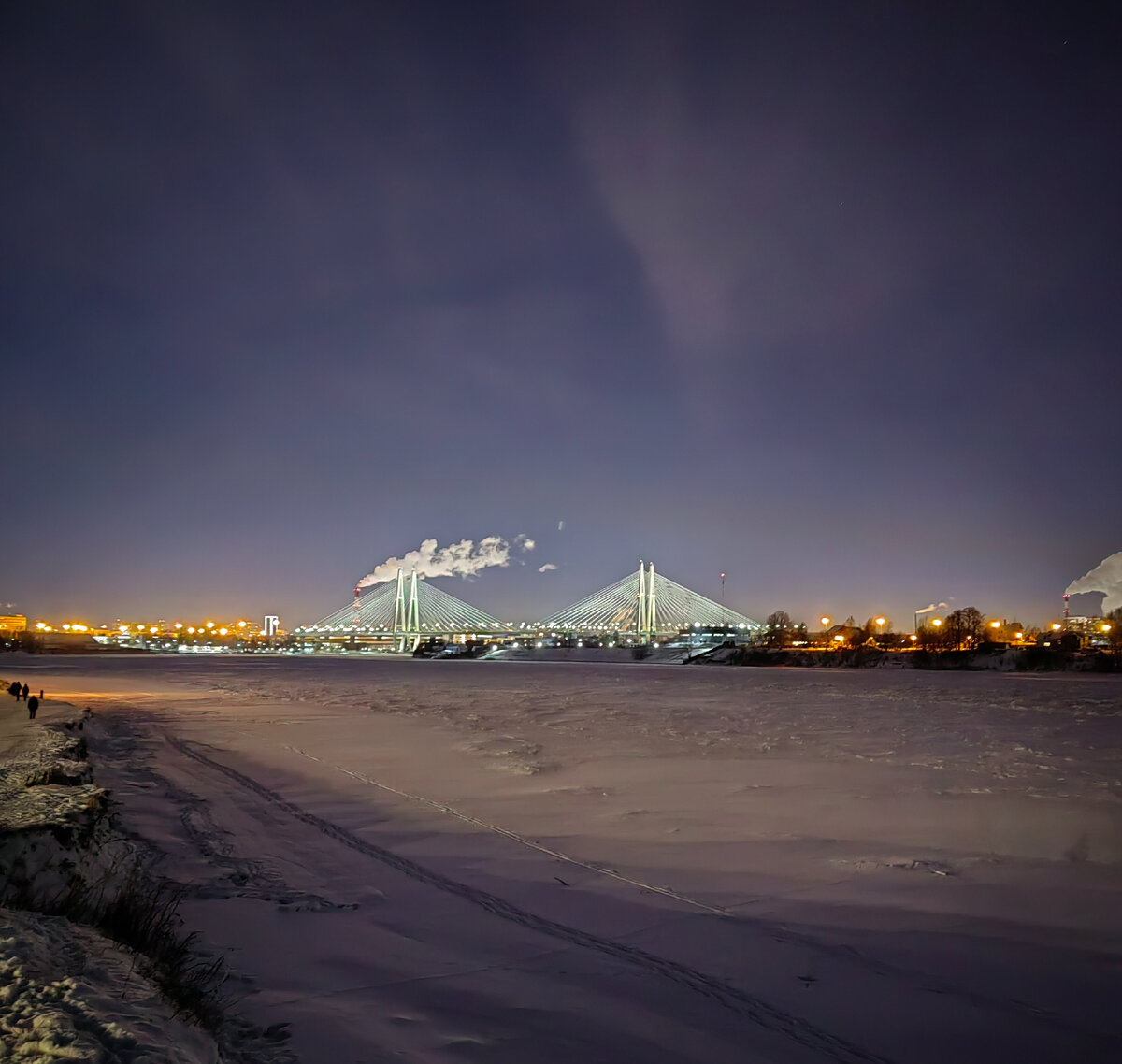 Вид на Большой Обуховский мост и завод "Алмаз-Антей"