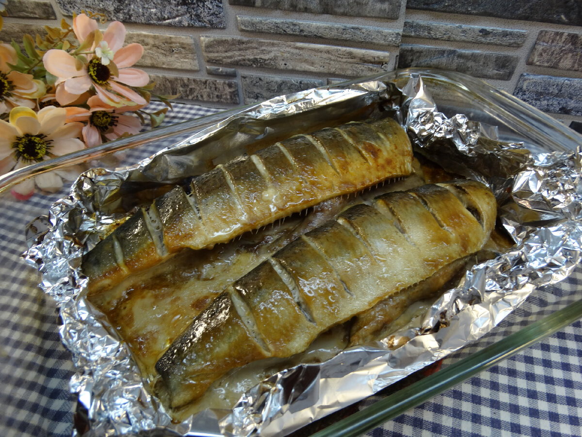 Сельдь в сметанно-соевом соусе, запеченная в духовке | Готовим вкусно дома/  Кулинария/ Рецепты | Дзен