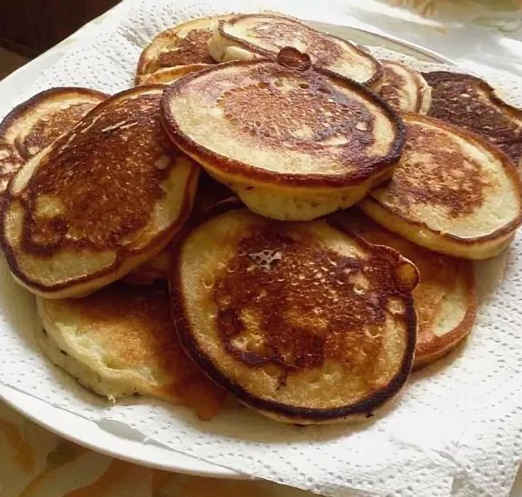 Тарелка с оладушками