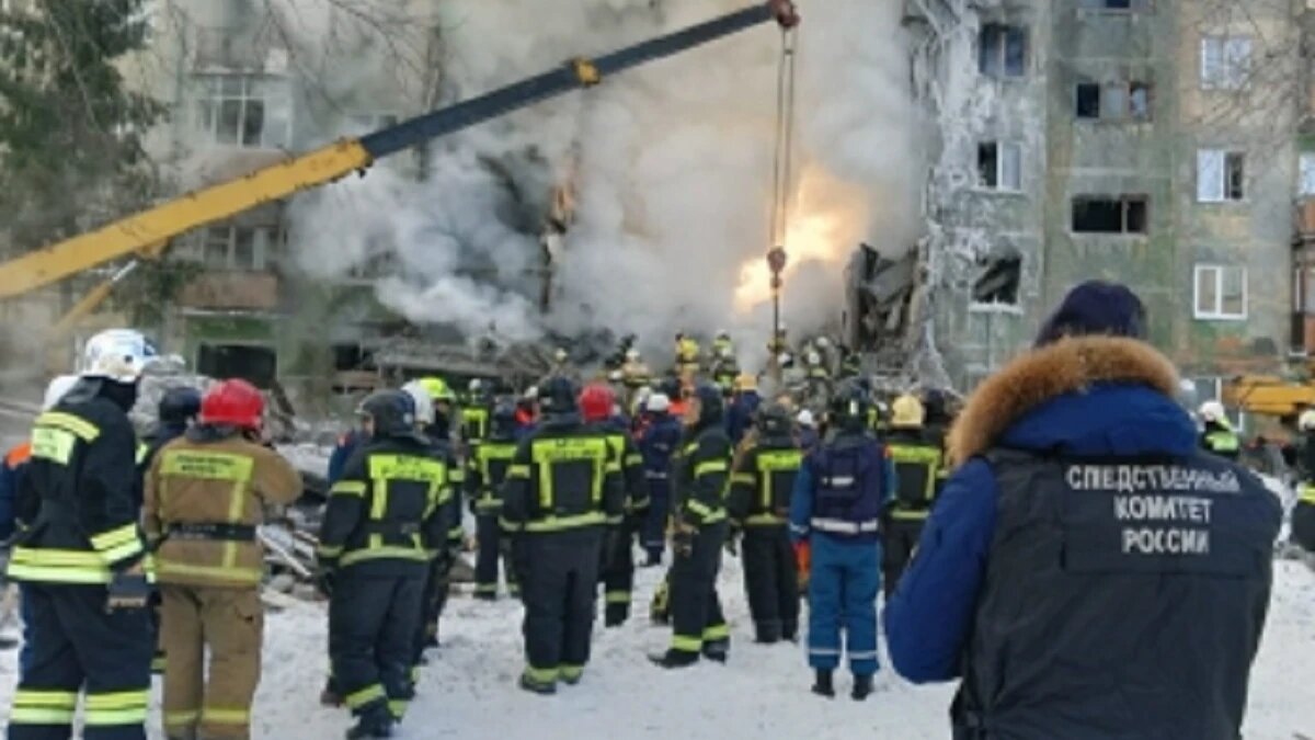 Собственник авто, смятого после взрыва газа в Новосибирске, намерен  засудить газовщиков | Драга.Лайф | Дзен