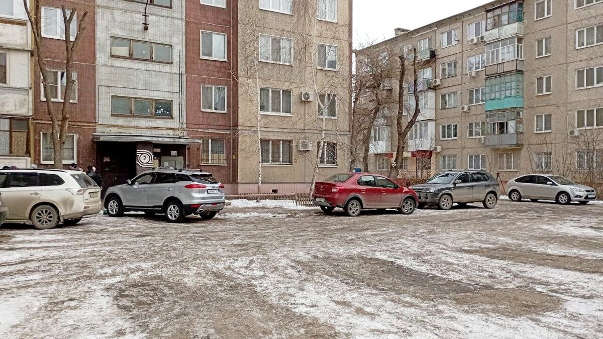 Улица двор. Что будут делать энгельсе в 2024. 2004 год. Что будут делать энгельсе в 2024. Фото 9 мая энгельс 24.