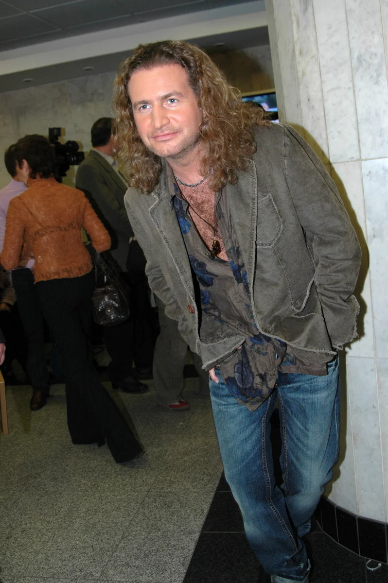 А вы докажите! :) Источник: https://lady.mail.ru/article/529222-smi-agutin-dolzhen-nalogovoj-pochti-8-mln-rublej/