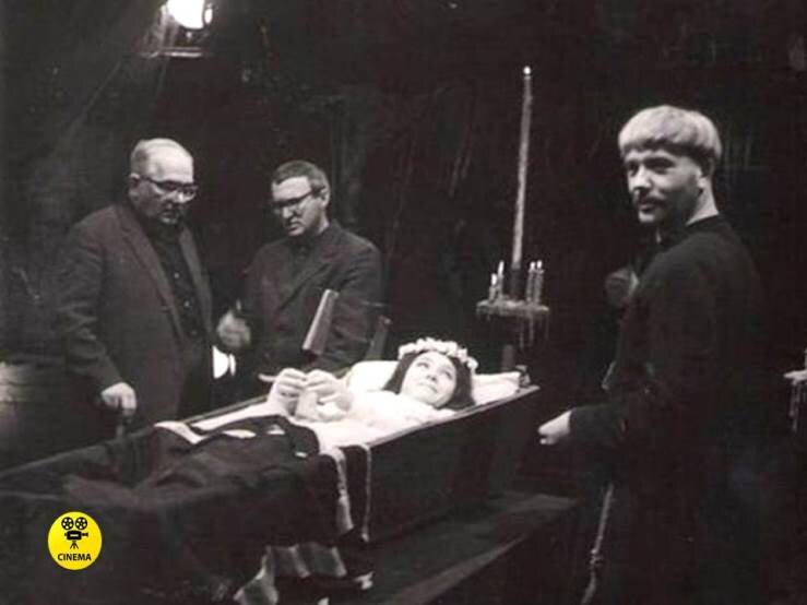 Александр Птушко (крайний слева) на съёмках фильма "Вий" (1967).