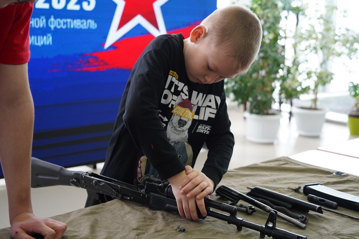    В Сургуте состоялся Первый окружной фестиваль воинских традиций «Рубеж 2023»