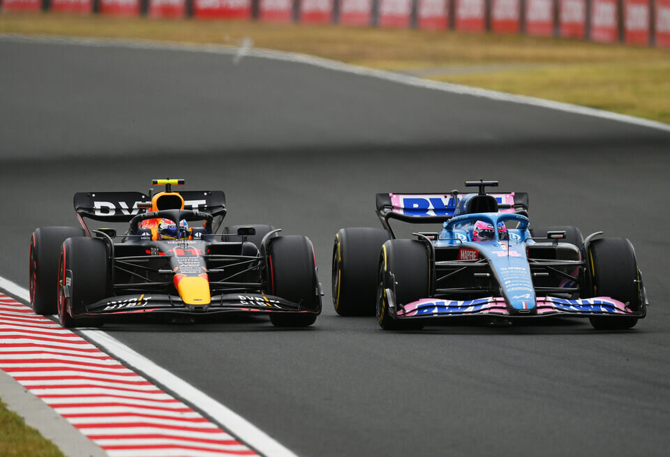    Фернандо Алонсо выступал со сломанными руками в сезоне-2022Getty Images / Red Bull Content Pool
