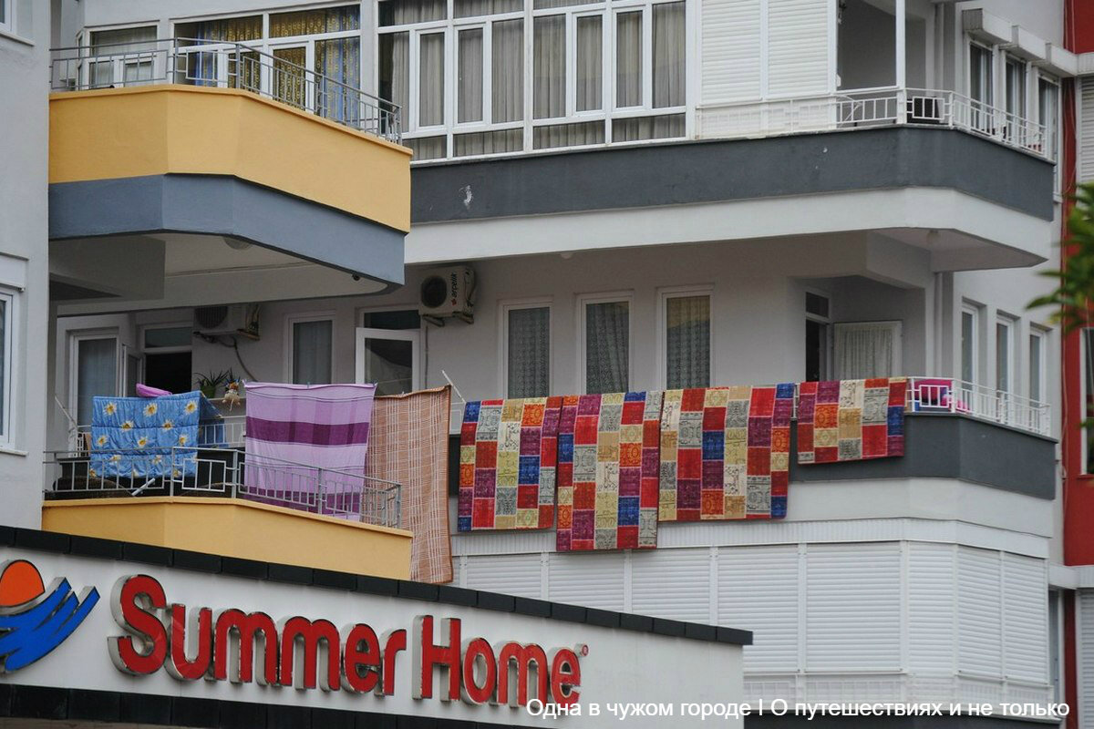 Какими бы древними и знаменитыми не были достопримечательности страны, самое интересное в ней все-таки люди, их традиции, обычаи и жизненный уклад, согласитесь?