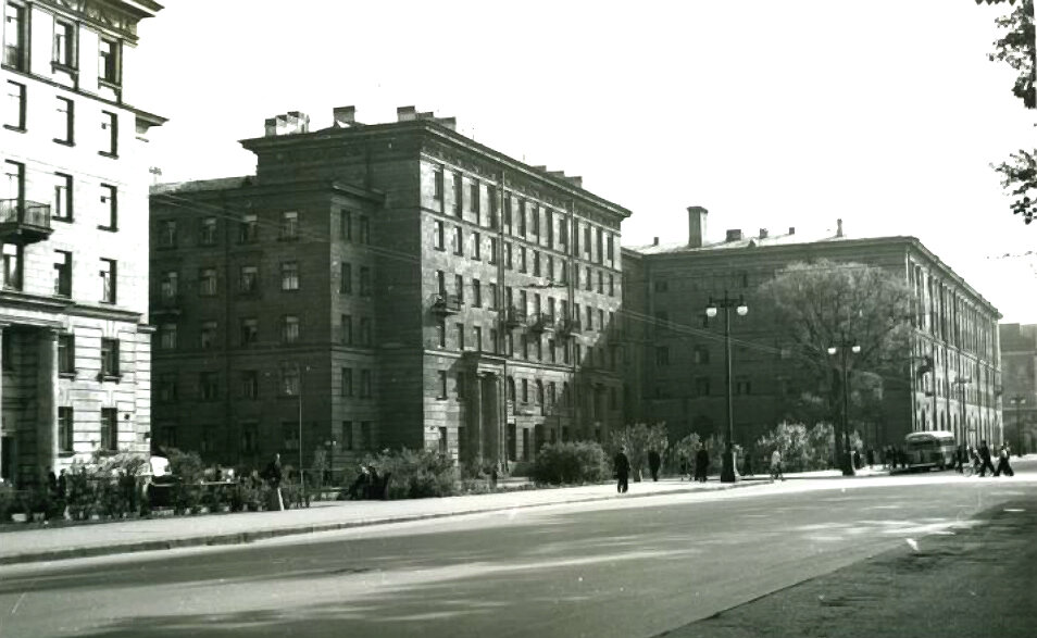Большой проспект В.О., пересечение с 26-27 линиями , 1956-1960 (Источник фото: сайт Pastvu.com)