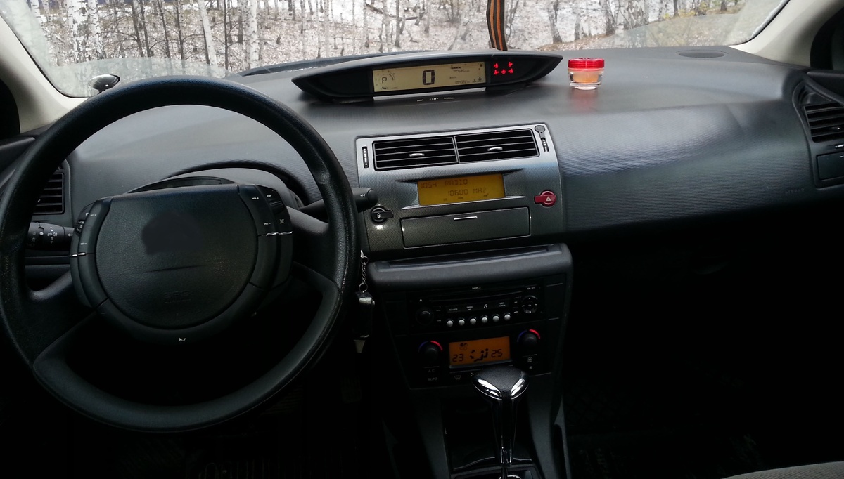 Если кто-то умудрился угадать марку, то пишите в комменты