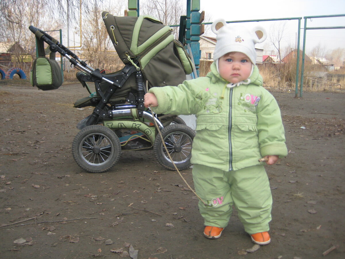 Катя - серьёзная девочка )))