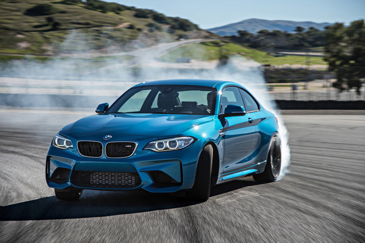 "BMW M2"