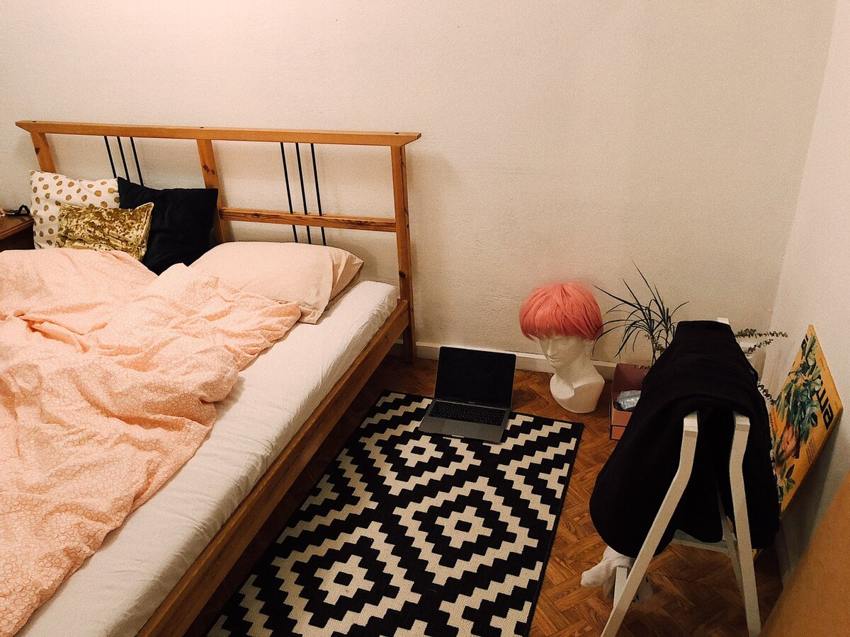так выглядела моя спальня, когда я только переехала в квартиру после ремонта