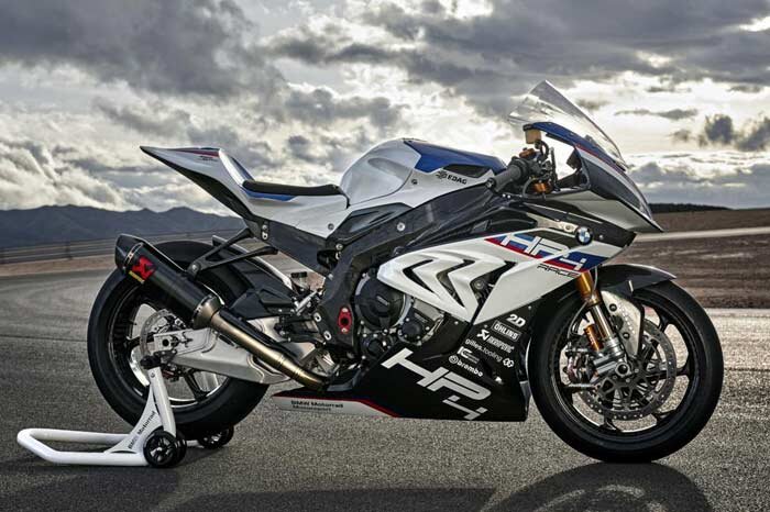 1 BMW HP4, $78000

BMW HP4 — это спортивный мотоцикл с четырехцилиндровым двигателем объемом 1 литр, который был выпущен BMW в 2017 году и выпущен ограниченным тиражом в 750 экземпляров. Данная версия была выпущена исключительно для мото-трэков, и не подразумевает езду по дорогам общего пользования. Мощность двигателя — 215 л.с., а цена 78000 долларов.