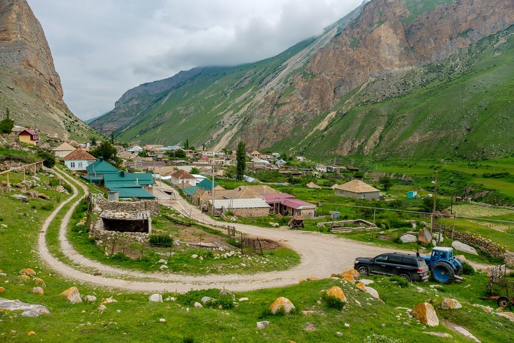 Селения балкарии. Булунгу Кабардино-Балкария. Чегемское ущелье Булунгу. Чегемское ущелье село Булунгу. Аул Чегем Кабардино-Балкария.