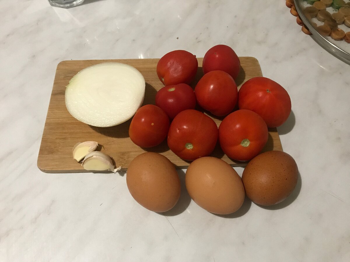 Лук не обязателен, но если вам нравится лук можно его добавить 