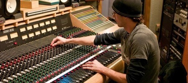 Знаменитая консоль серии 808