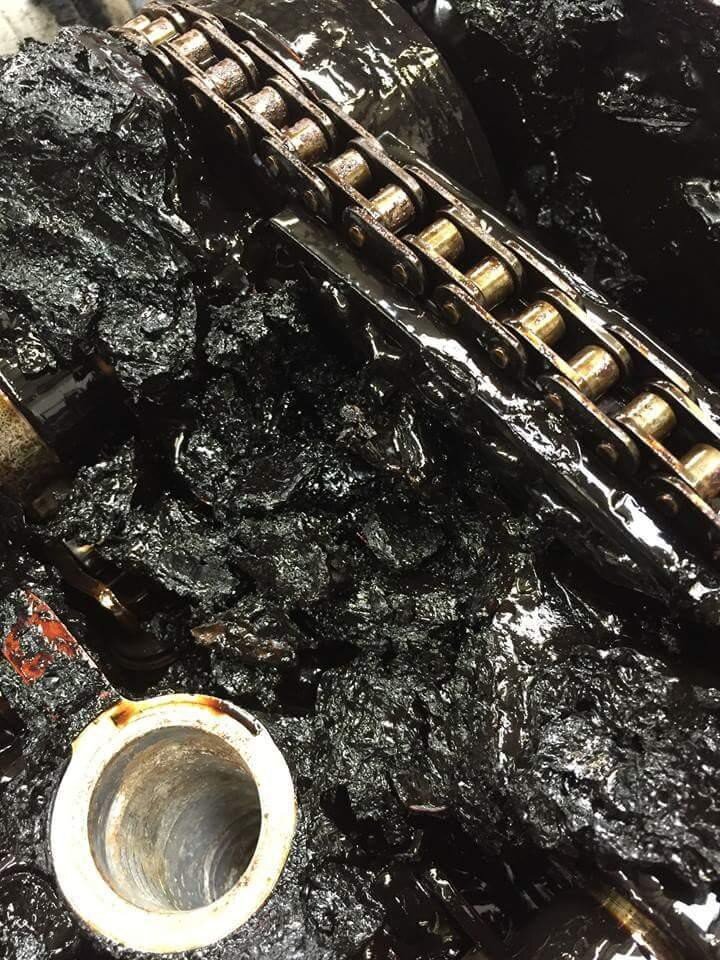 Двигатель Audi TT, проехавший более 83 тыс.миль без замены масла. Источник: Яндекс.Картинки.