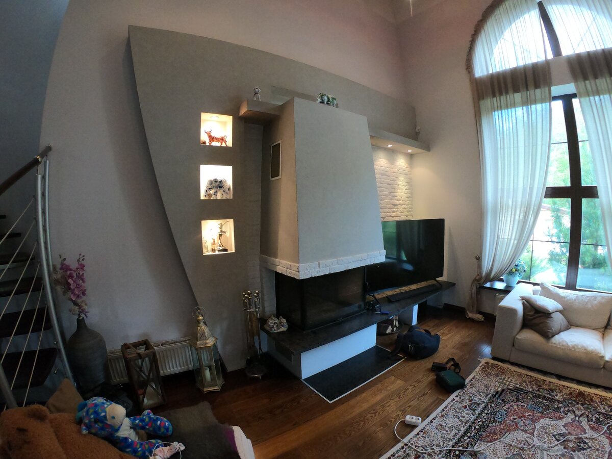 Вот он камин, красавец. 