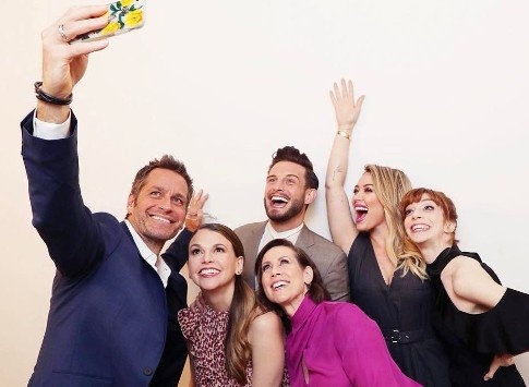 Это сериал о жизни меллиниалов на Манхэттене