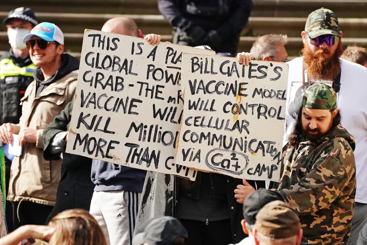 Протестующие выступили против короновирусных ограничений и прививок в Мельбурне 10 мая 2020 года. Фото из интернета.