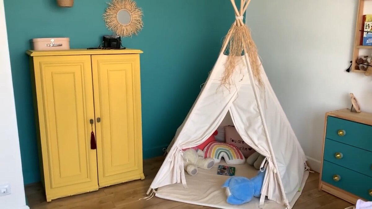 В детской все продумано так, чтобы ребенок мог сам взять необходимую ему вещь