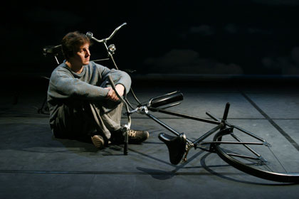 Белое на черном