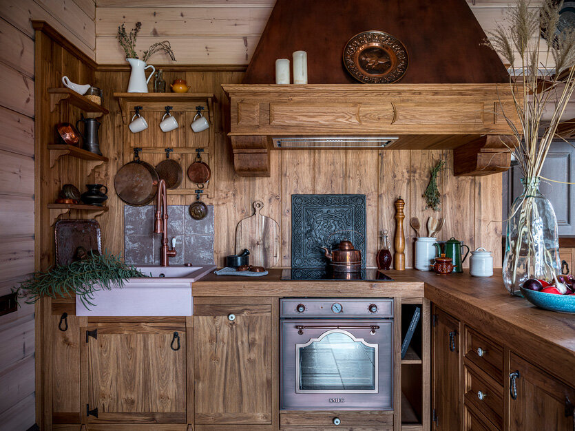 Кухня из массива под старину