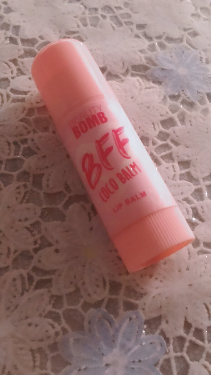 Приветик всем любителям косметики Beauty Bomb👆🏻Наши губы нуждаются в заботе не только зимой, но и летом ,поэтому бальзам для губ  является нашим постоянным и незаменимым помощником в повседневной жизни!