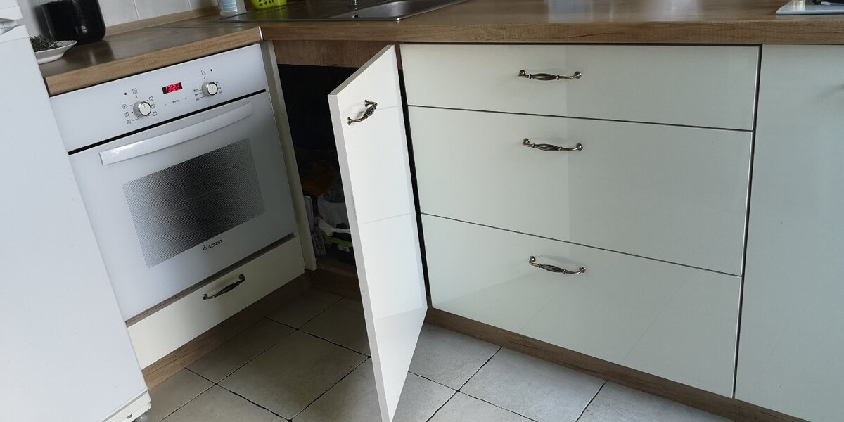 Вот так дверца открывается