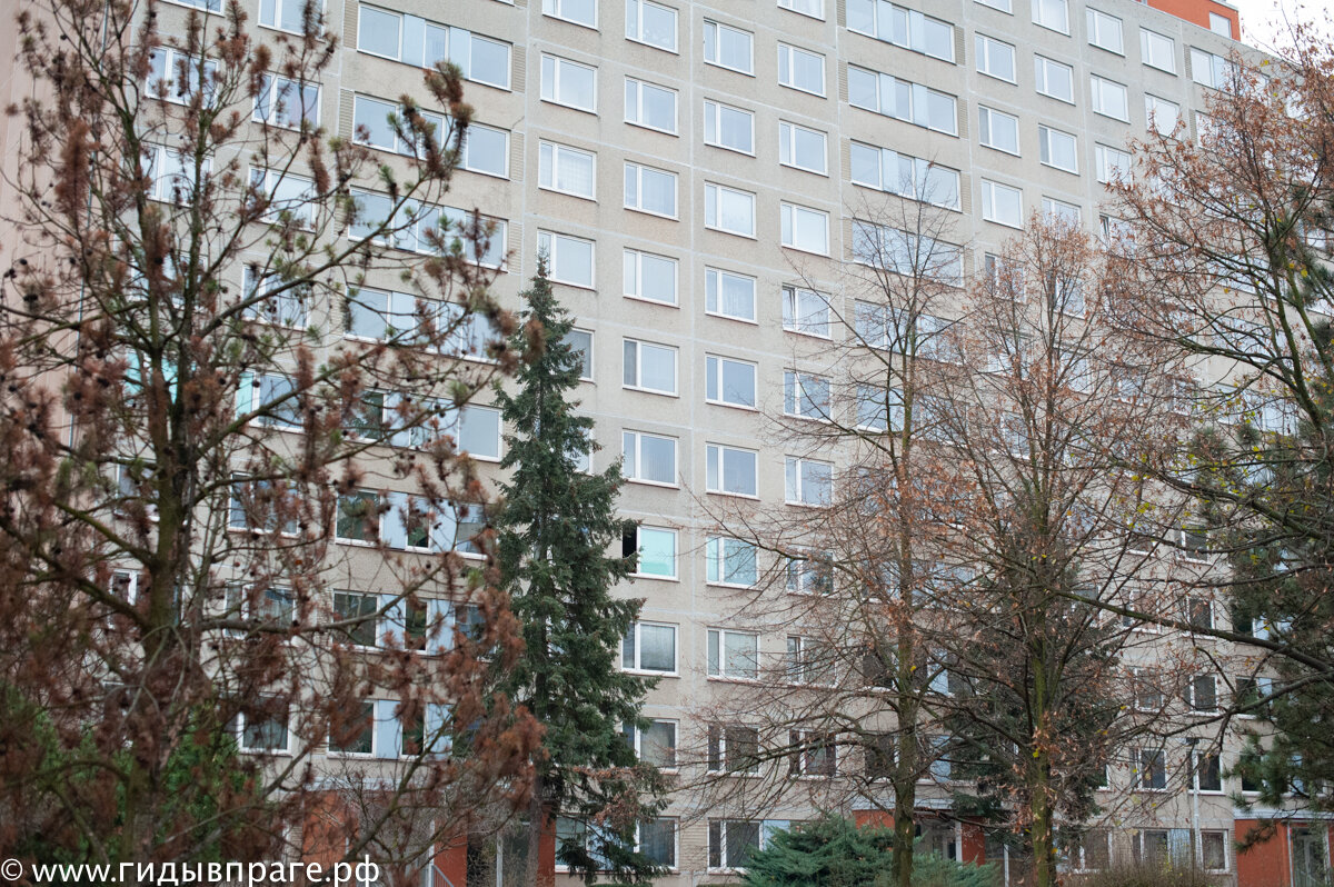 Панельный дом в Праге район Ходов