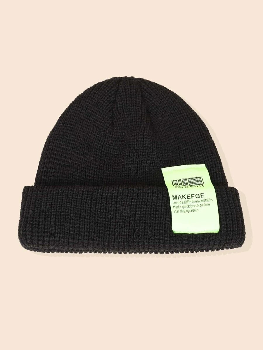 Мужская шапка-бини с текстовой заплатой