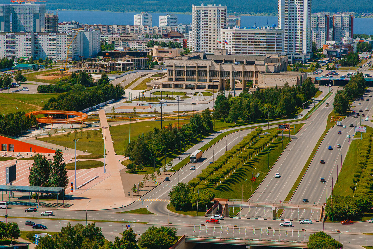 А это просто фотография нашего города, которую я сделал летом. Пусть будет тут для настроения. 