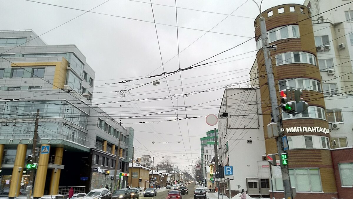 Вид на Большую Печерскую улицу со стороны Сенной площади. Январь 2021 г.