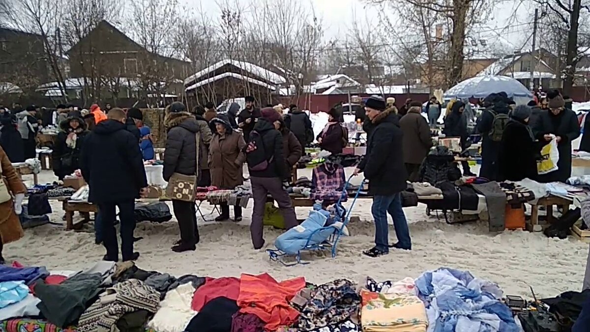 Фото автора. Вот он блошиный рынок.