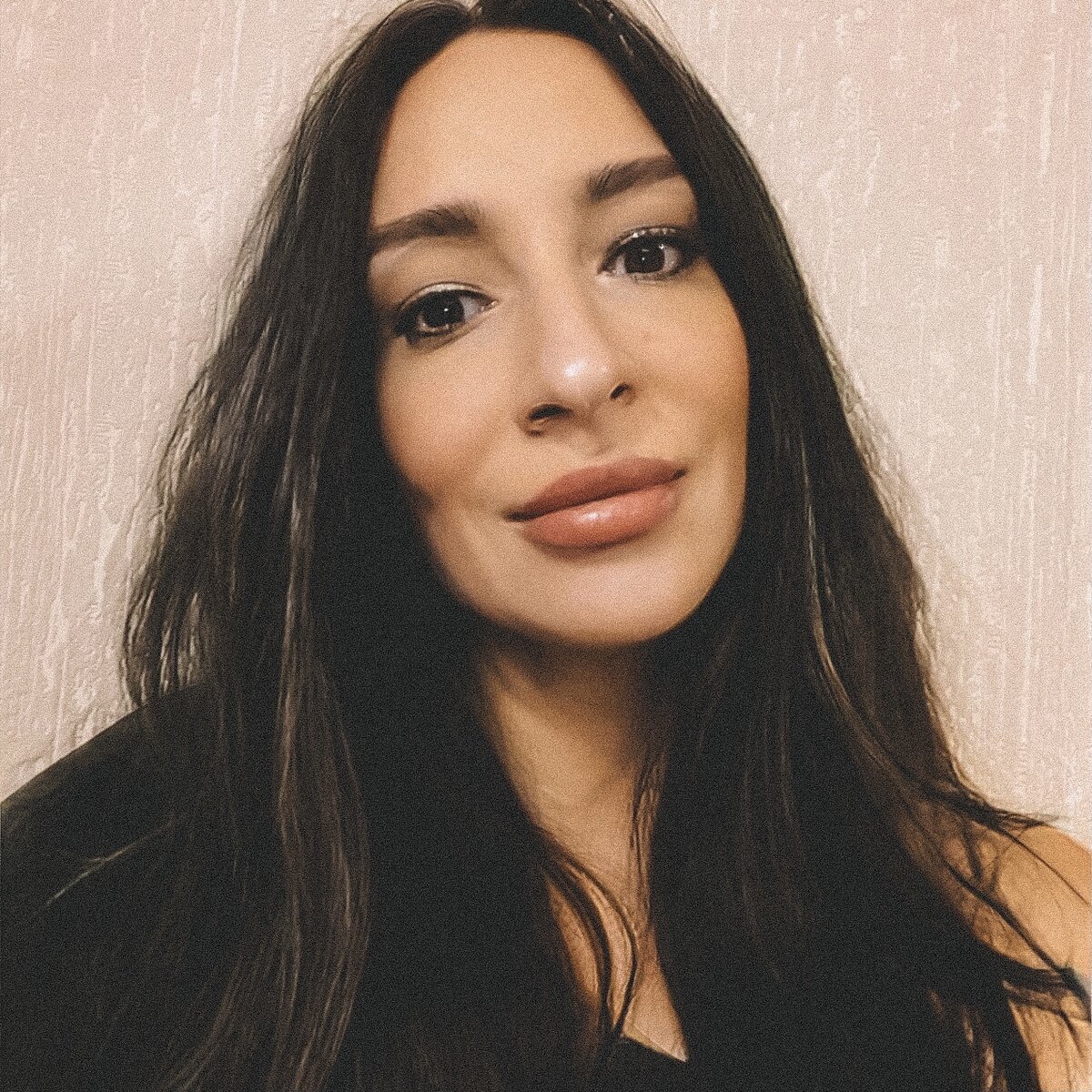 Муж вначале сказал:
 «Если ремонт переживем, то уже ничего не разлучит нас, мать)». 
Я доверилась «профессионалу-первопроходцу»