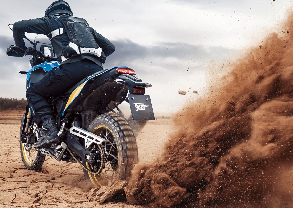 Цепь мотоцикла подвергается нагрузке от рывков, грязи, влаги 