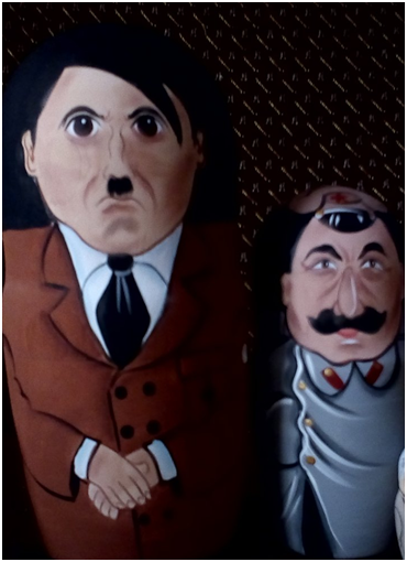 Матрешки Гитлер и Сталин (работа автора этой публикации, то бишь моя...)
