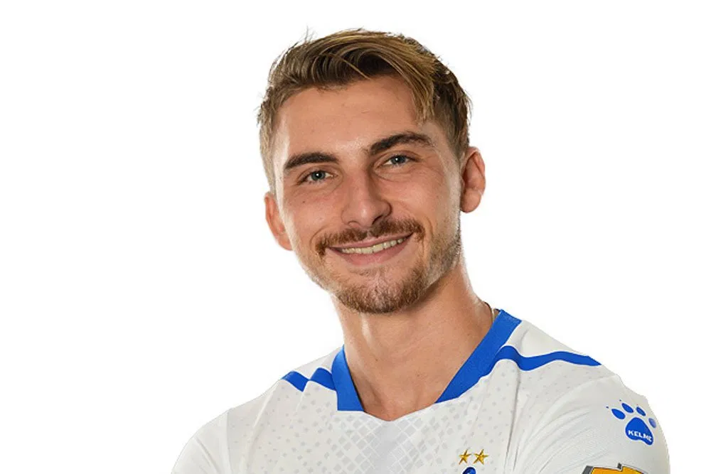 Филипп передаёт привет.