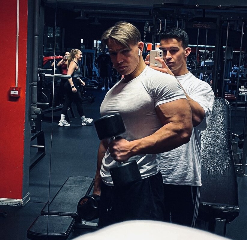 Руки для наглядности