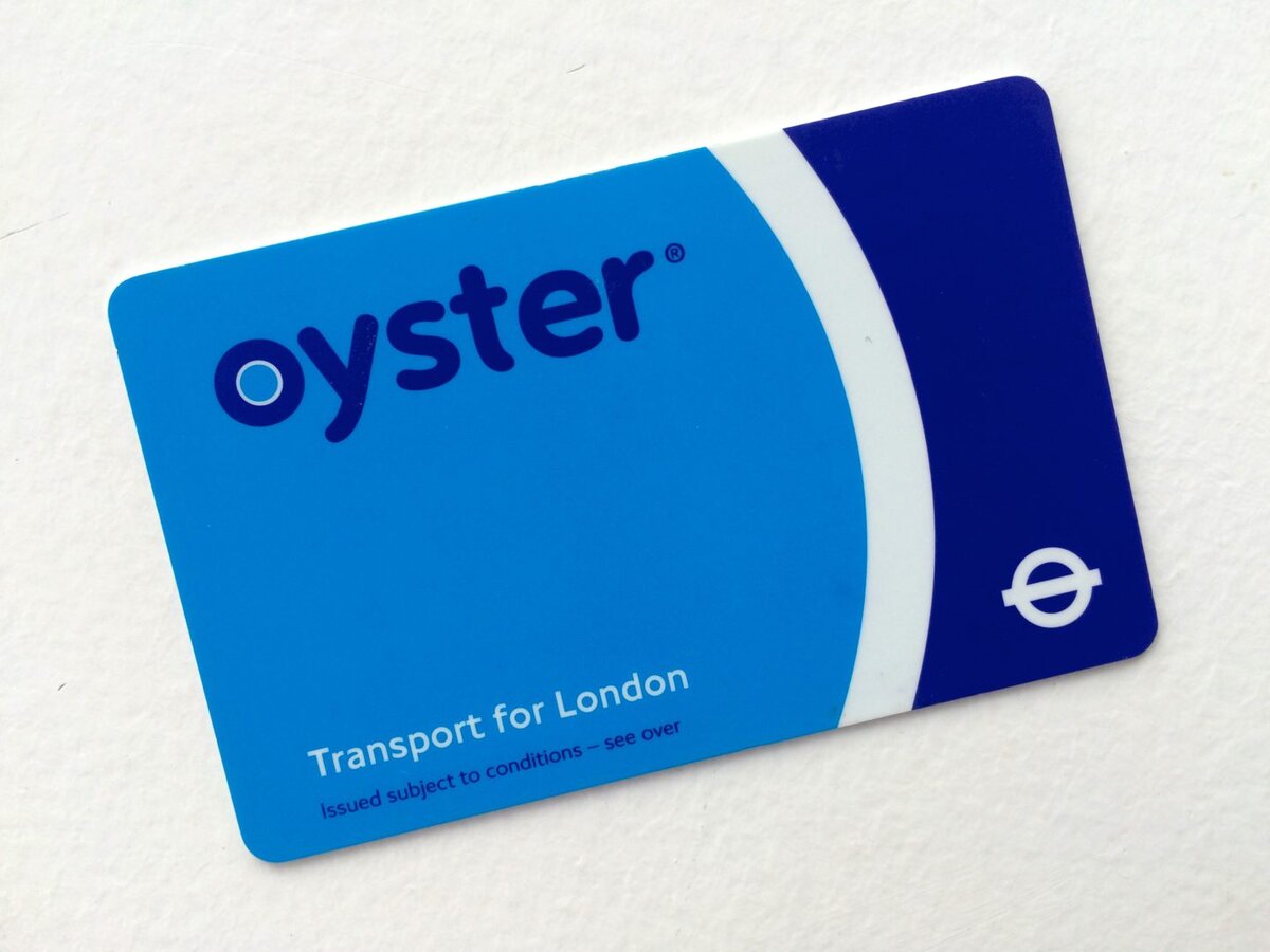 Лондонская карта Oyster, которая создана в 2003 году