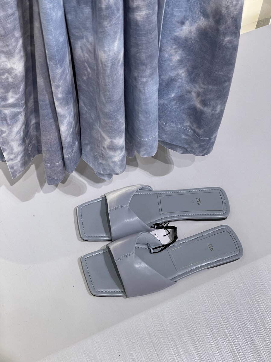 Голубой цвет и принт tie dye — немногое из того, что мне понравилось в этот раз.