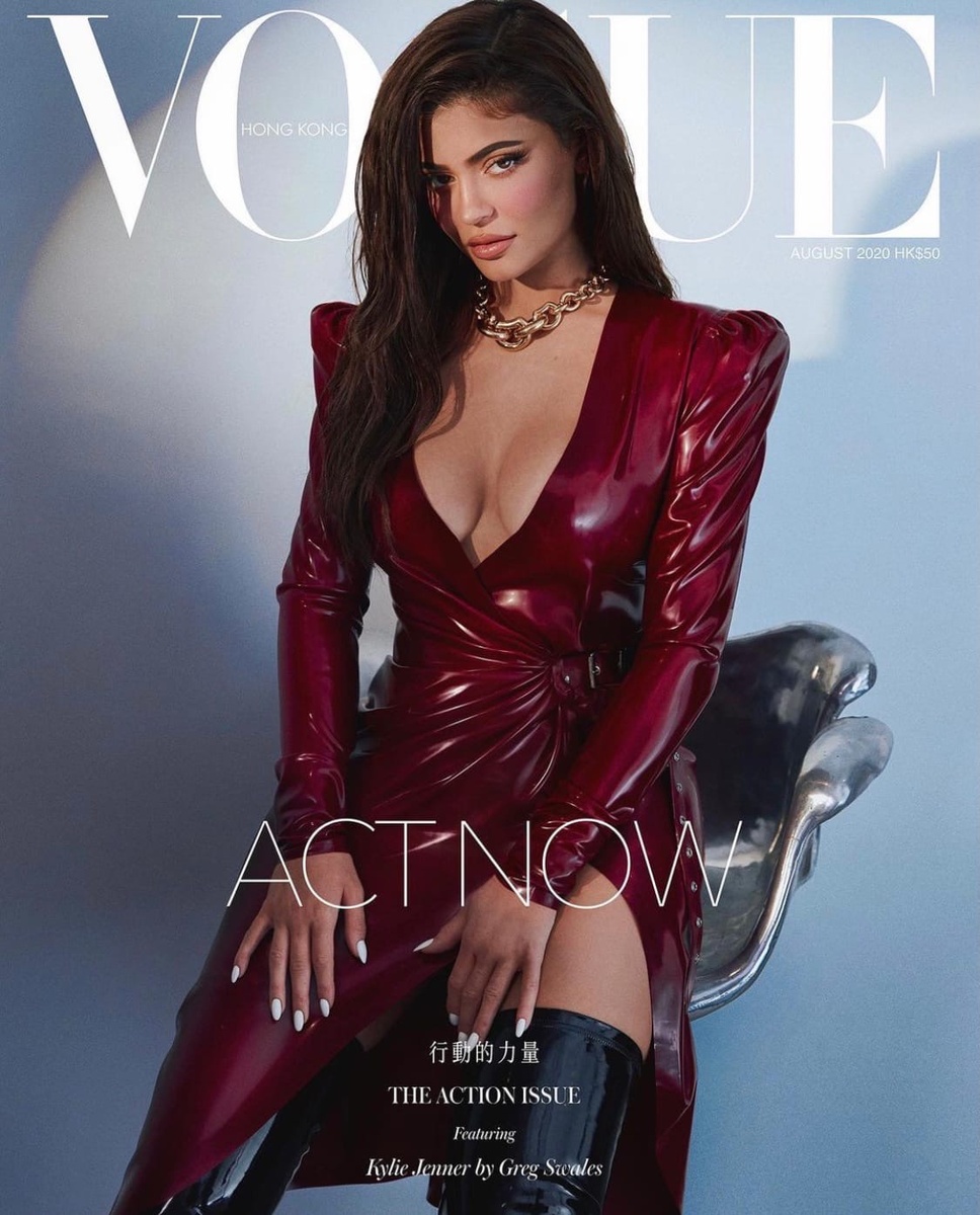 Kylie Jenner- основательница бренда Kylie Cosmetics