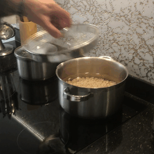Ставим вариться фасоль на 1 час