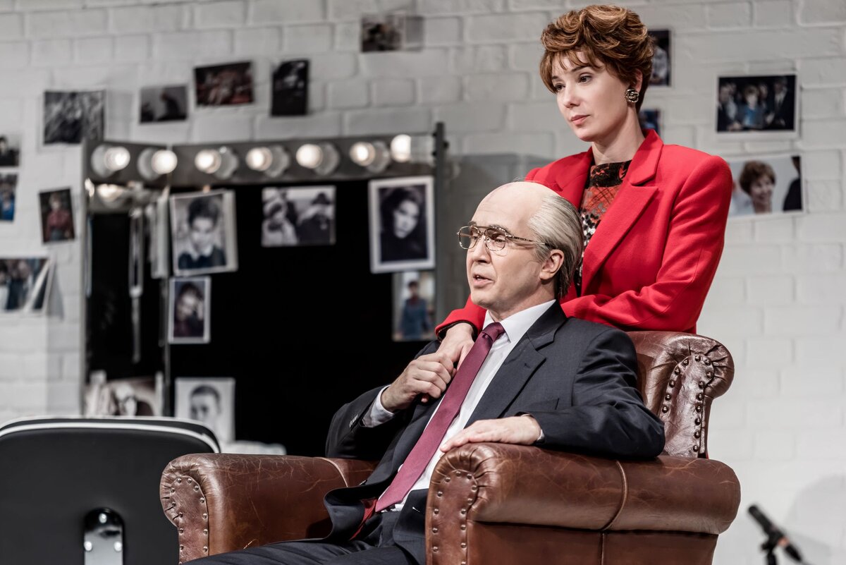 Специальная премия жюри : театр Наций, Москва - "За создание спектакля Горбачёв"