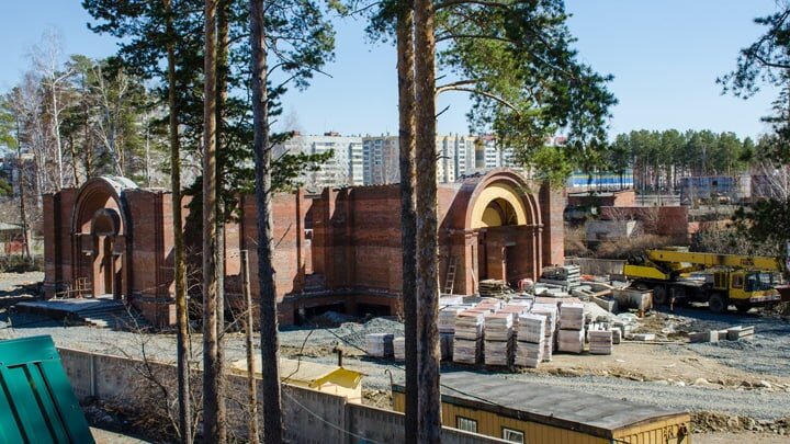 СТРОЯЩИЙСЯ ХРАМ В ЧЕСТЬ ИКОНЫ БОЖИЕЙ МАТЕРИ "ДЕРЖАВНАЯ". ФОТО: SNEZHINSK.CERKOV.RU 