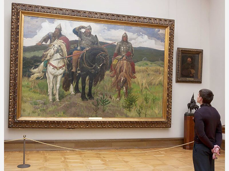 Где висит картина богатыри