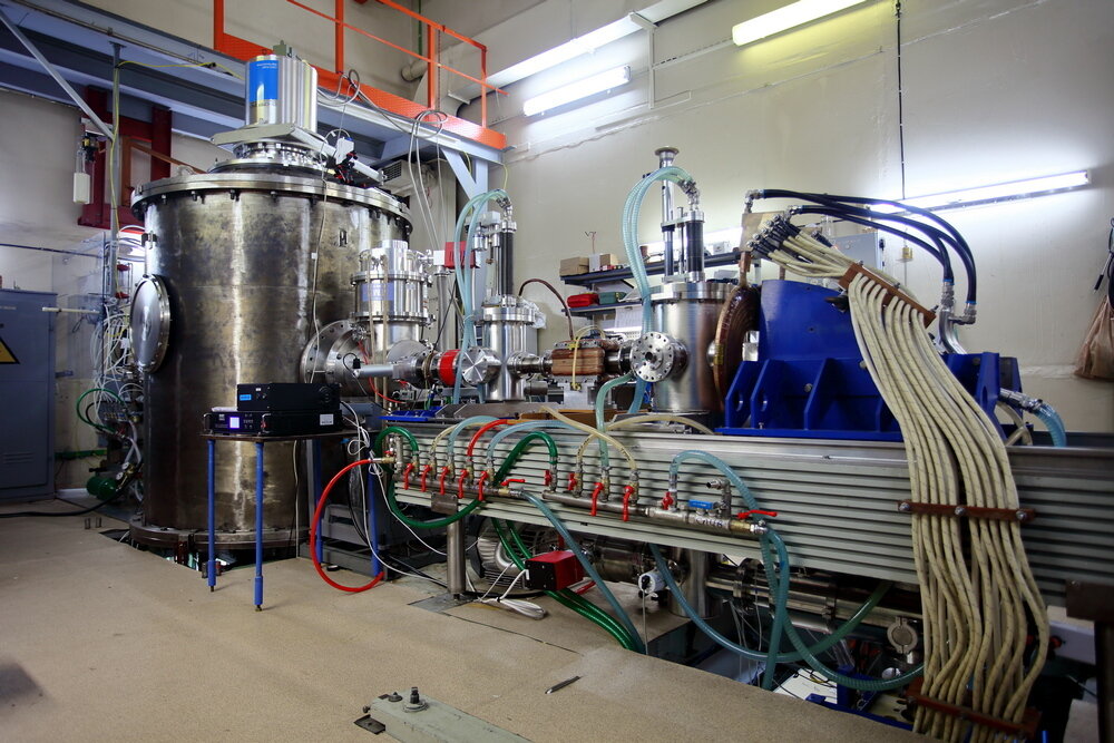 Установка для бор-нейтронозахватной терапии онкологических заболеваний (БНЗТ).